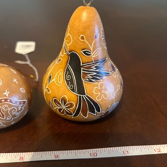 Set Of 4 Lucuma Designs Handmade Gourd Ornaments With Gingerbread & Bird Motifs - Picture 4 of 12